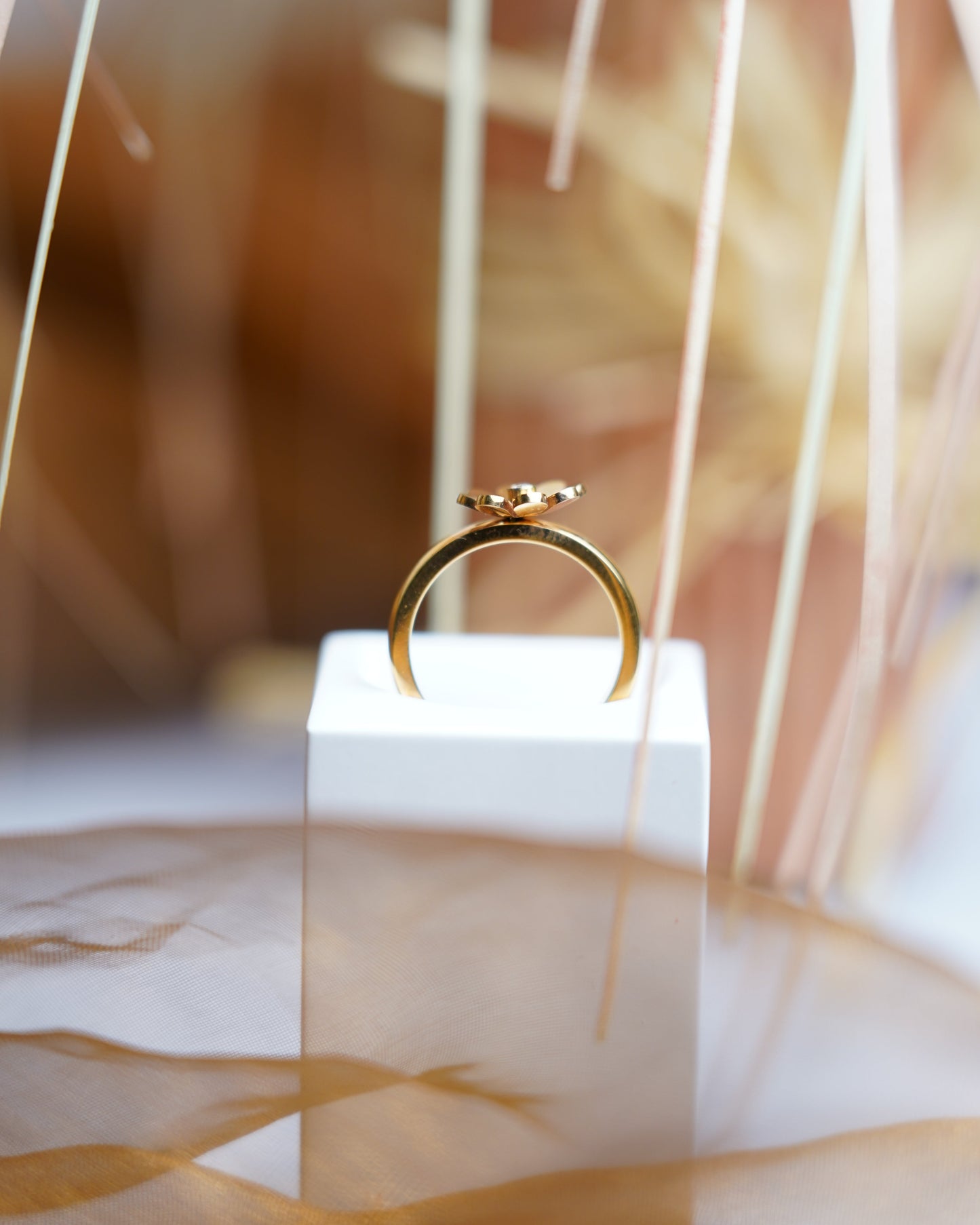 „Blush Bloom“ – Ring aus rosévergoldetem Edelstahl