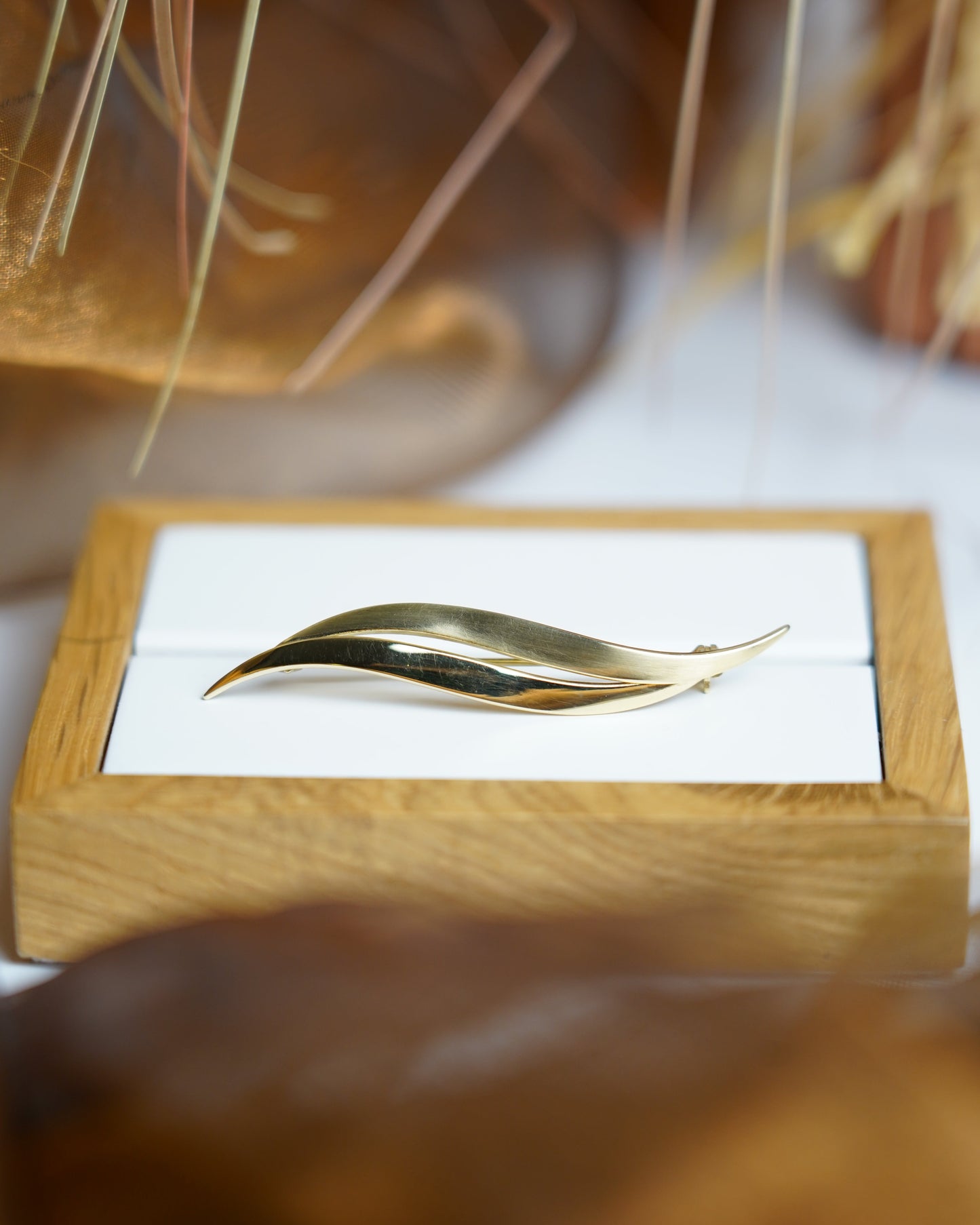 „Gold-Flow“ – Brosche aus 333/- Gelbgold