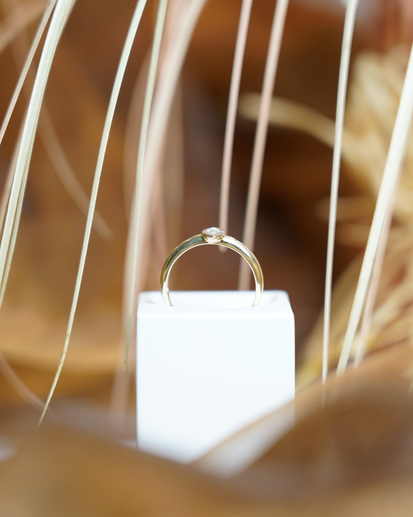 „Marquise Glow“ – Ring aus 333/- Gelbgold mit Zirkoniasteinen