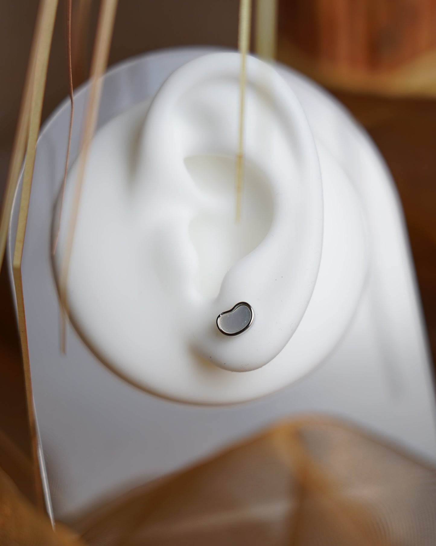 „Mother of Pearl Drop“ – Ohrstecker aus 925/- Sterlingsilber mit Perlmutt