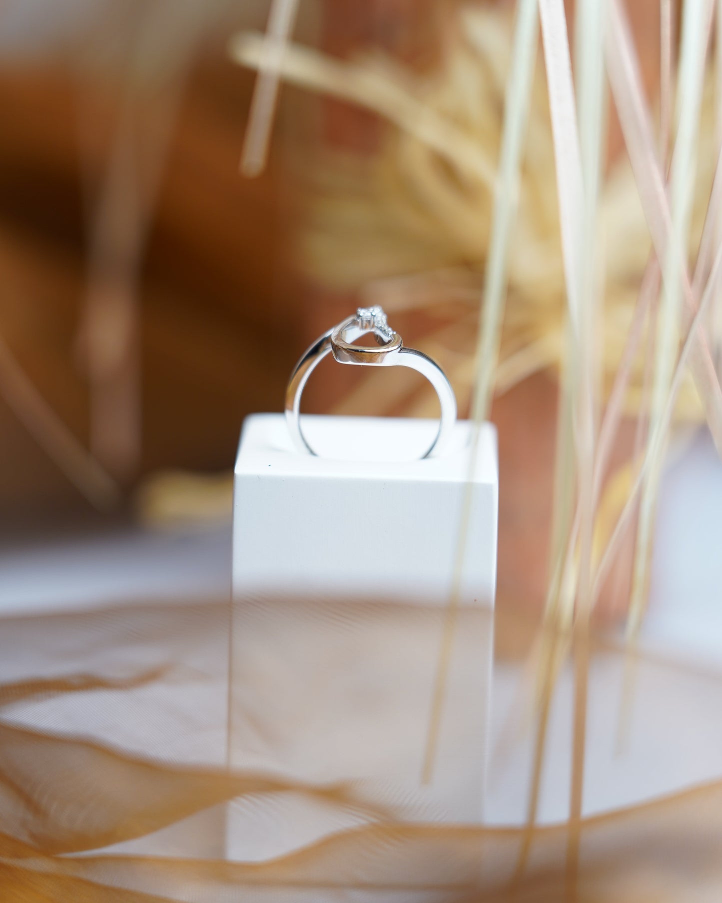 „Silver Flow“ – Ring aus 925/- Sterlingsilber mit Zirkoniasteinen
