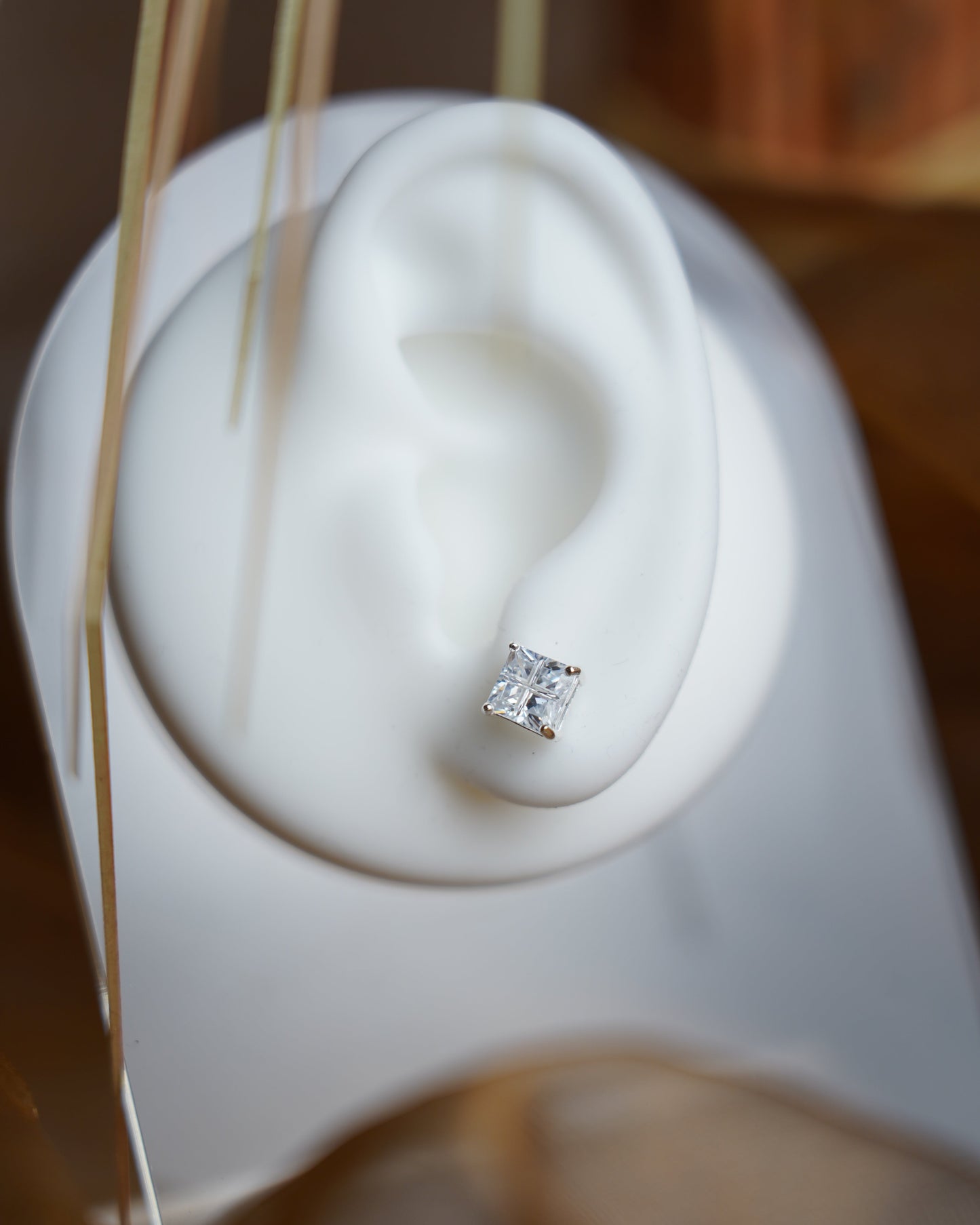 Clarity Cube Ohrstecker aus 925 Sterlingsilber mit vier gefassten Zirkoniasteinen