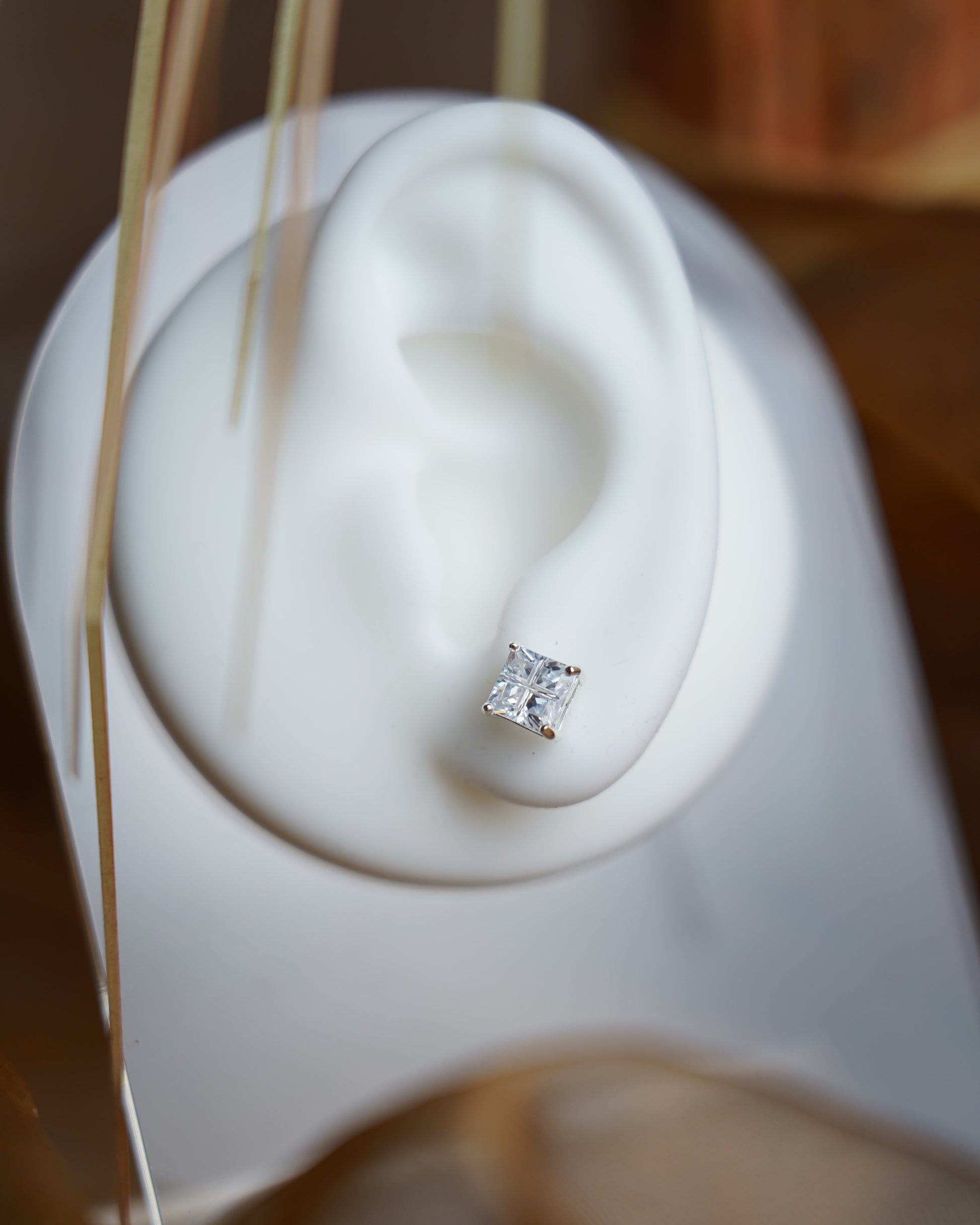 Clarity Cube Ohrstecker aus 925 Sterlingsilber mit vier gefassten Zirkoniasteinen