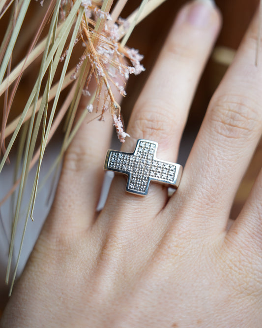 „Faithful Shine“ – Ring aus 925/- Sterlingsilber mit Zirkoniasteinen