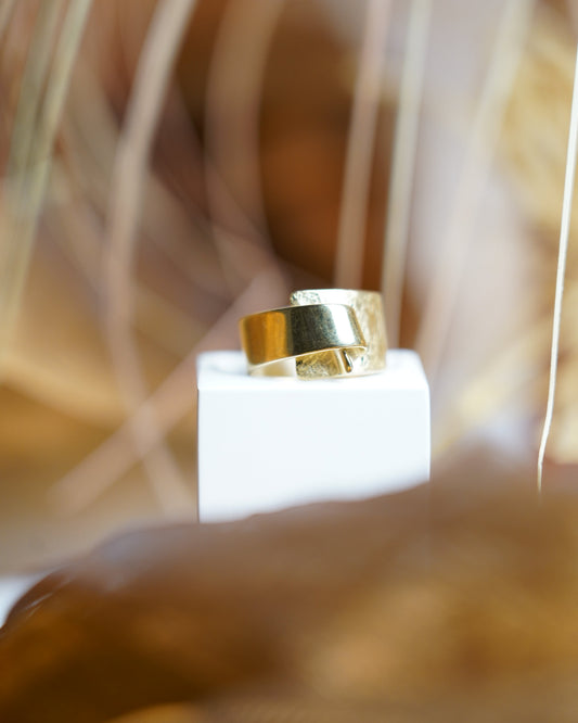 „Folded Craft“ – Ring aus 333/- Gelbgold