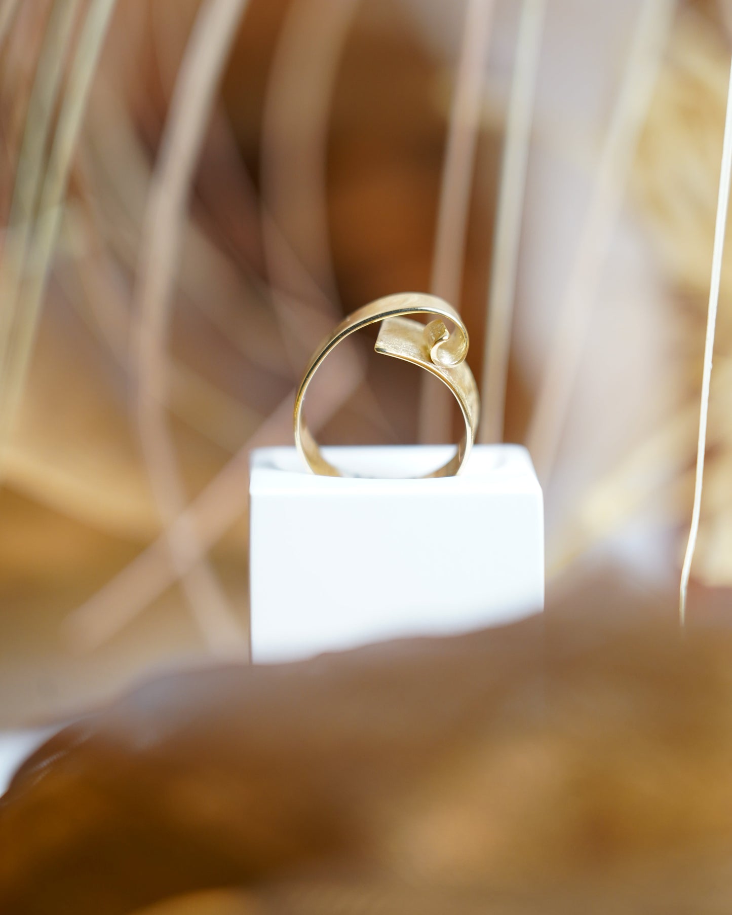 „Folded Craft“ – Ring aus 333/- Gelbgold