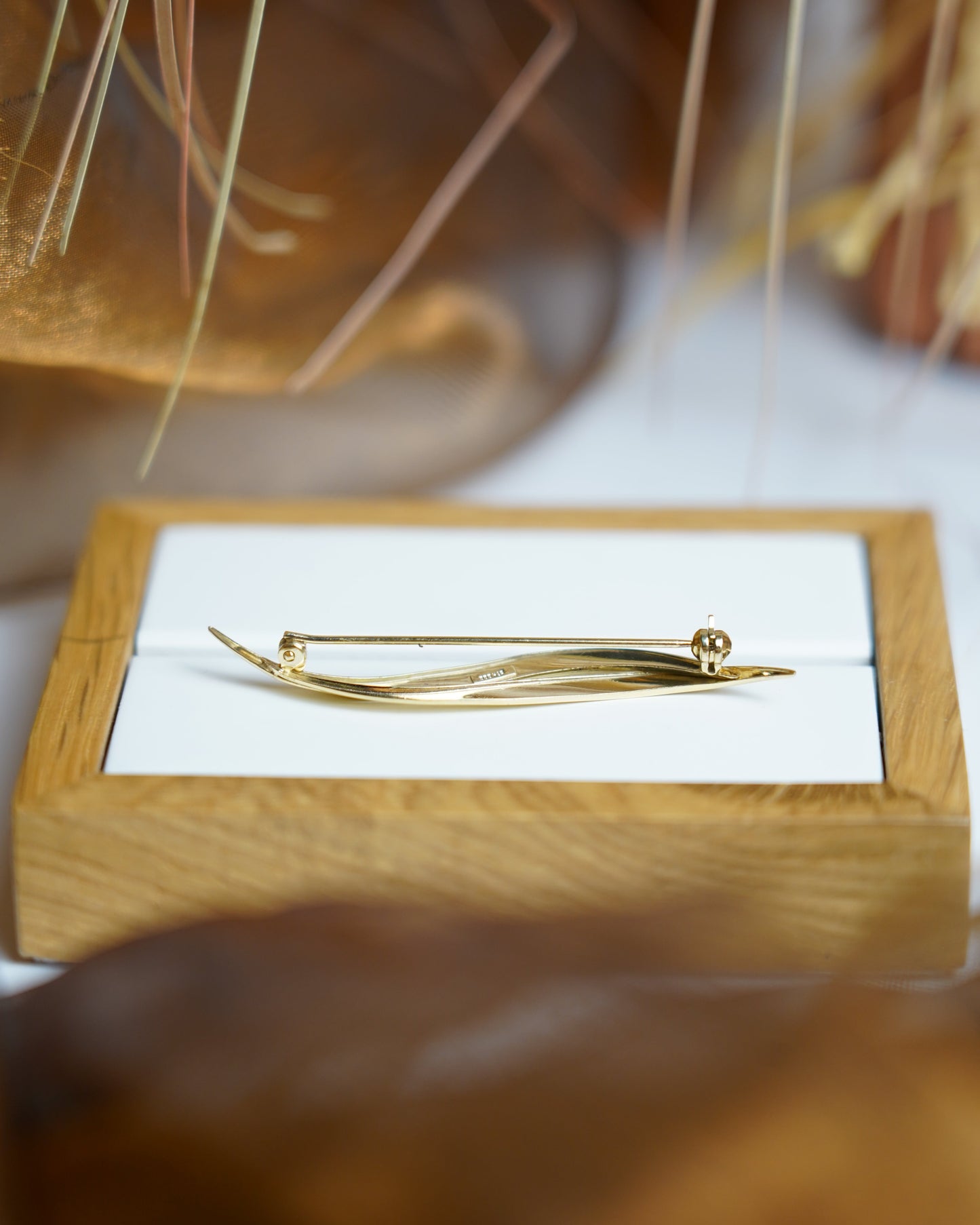 „Gold-Flow“ – Brosche aus 333/- Gelbgold