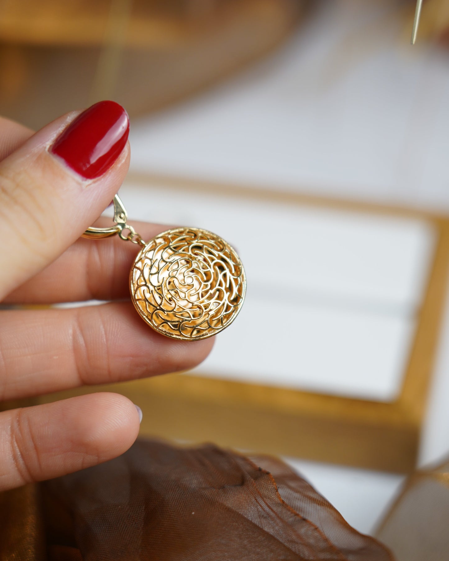 „Golden Blossom Coin“ – Ohrhänger aus 585/- Gelbgold