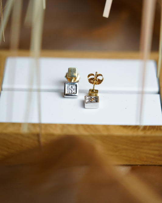 „Golden Geometry“ – Ohrstecker aus 585/- Gelbgold mit Brillanten