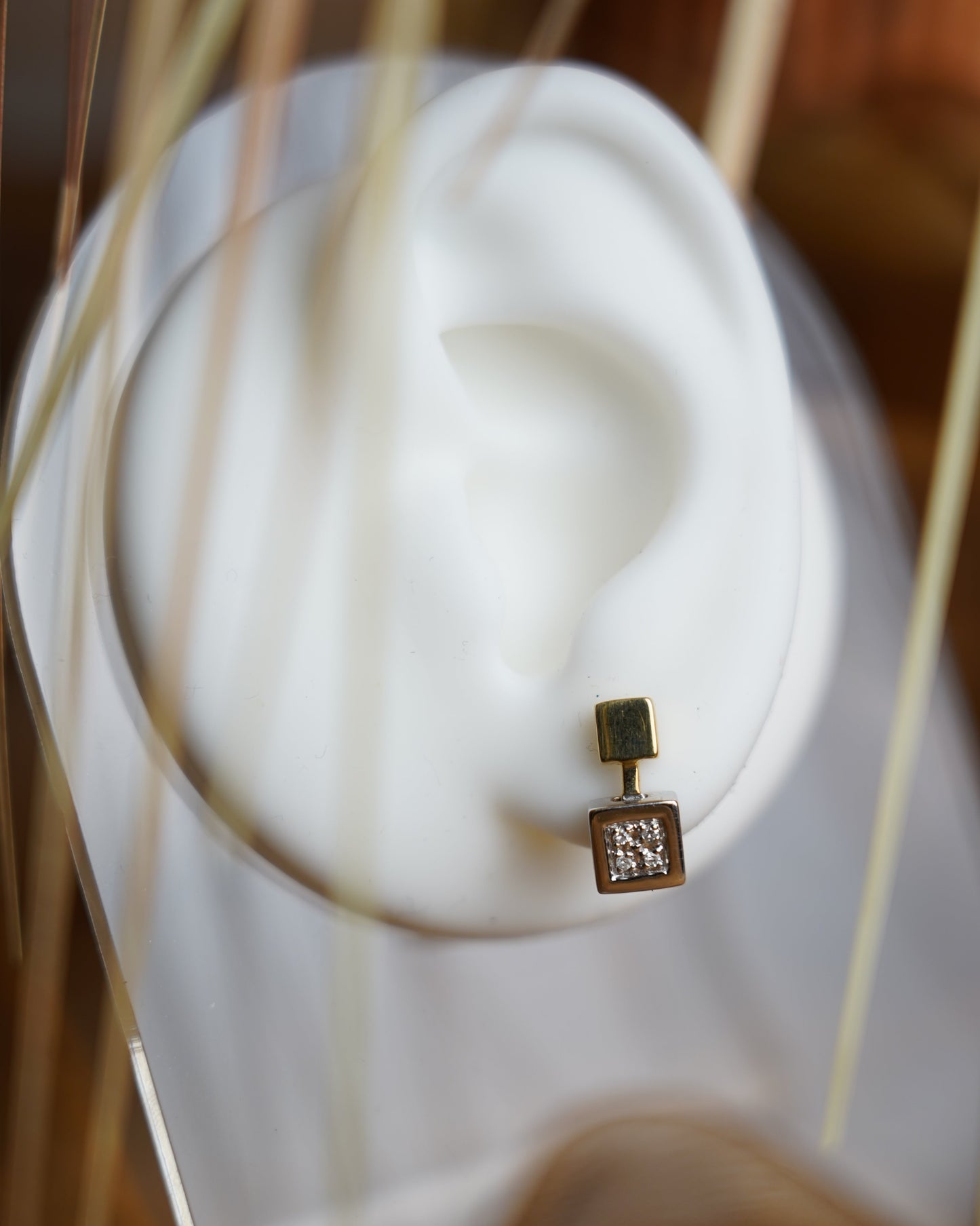 „Golden Geometry“ – Ohrstecker aus 585/- Gelbgold mit Brillanten