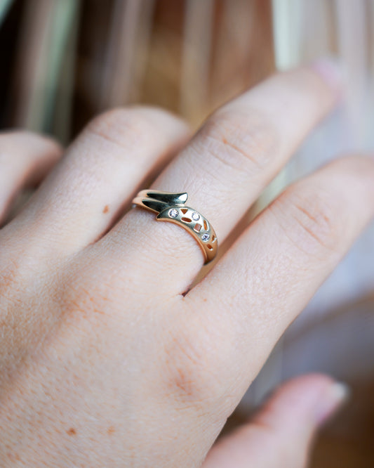 „Golden Ornament“ – Ring aus 333/- Gelbgold mit Zirkoniasteinen