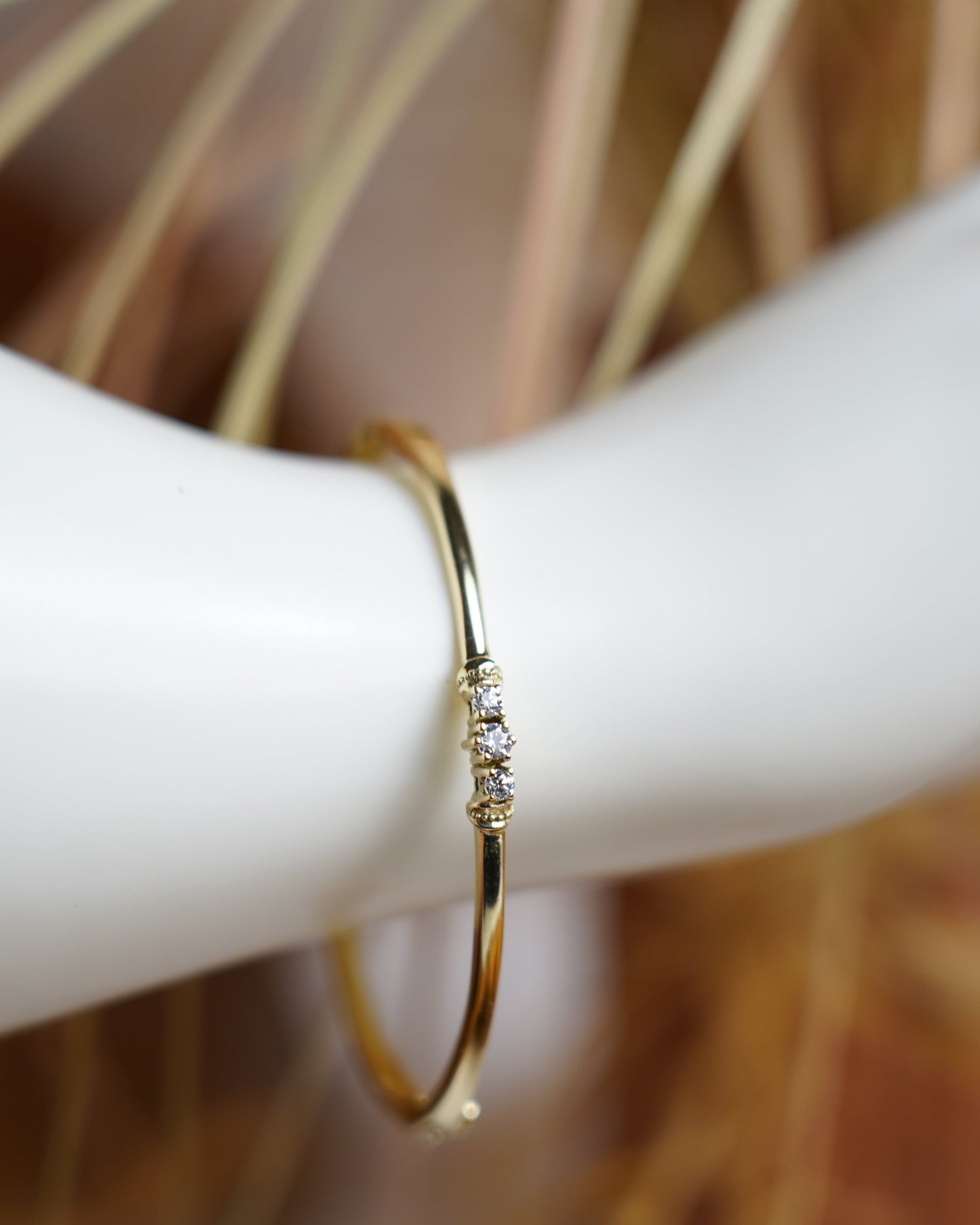 „Golden Spark Line“ – Armreif aus 585/- Gelbgold mit Zirkoniasteinen