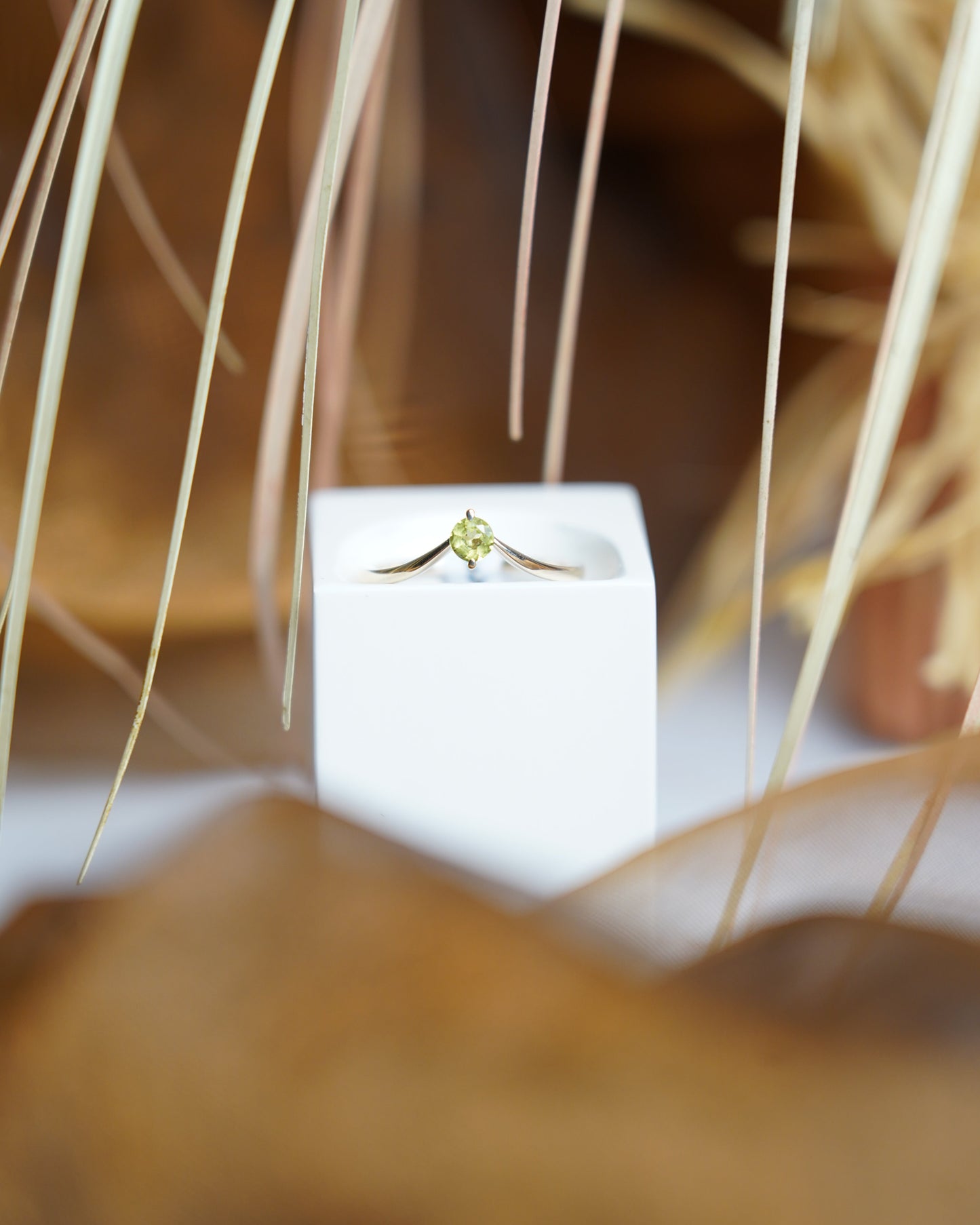 „Green Glow“ – Ring aus 375/- Gelbgold mit Peridot