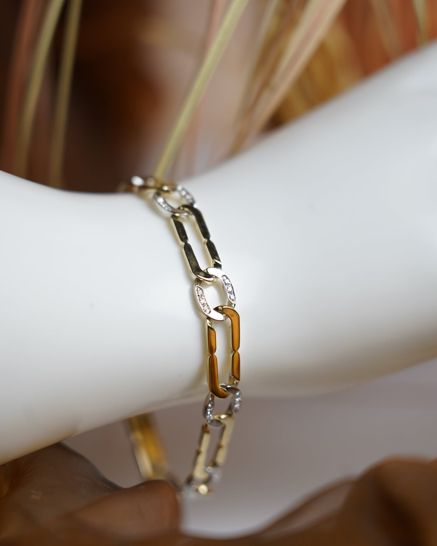 „Linked Harmony“ – Armband aus 585/- Gelb- und Weißgold mit Diamantbesatz
