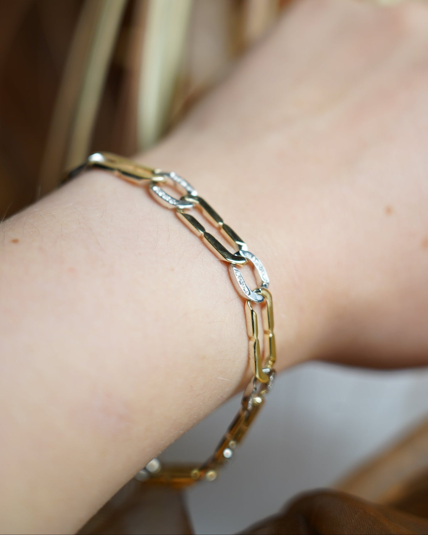 „Linked Harmony“ – Armband aus 585/- Gelb- und Weißgold mit Diamantbesatz