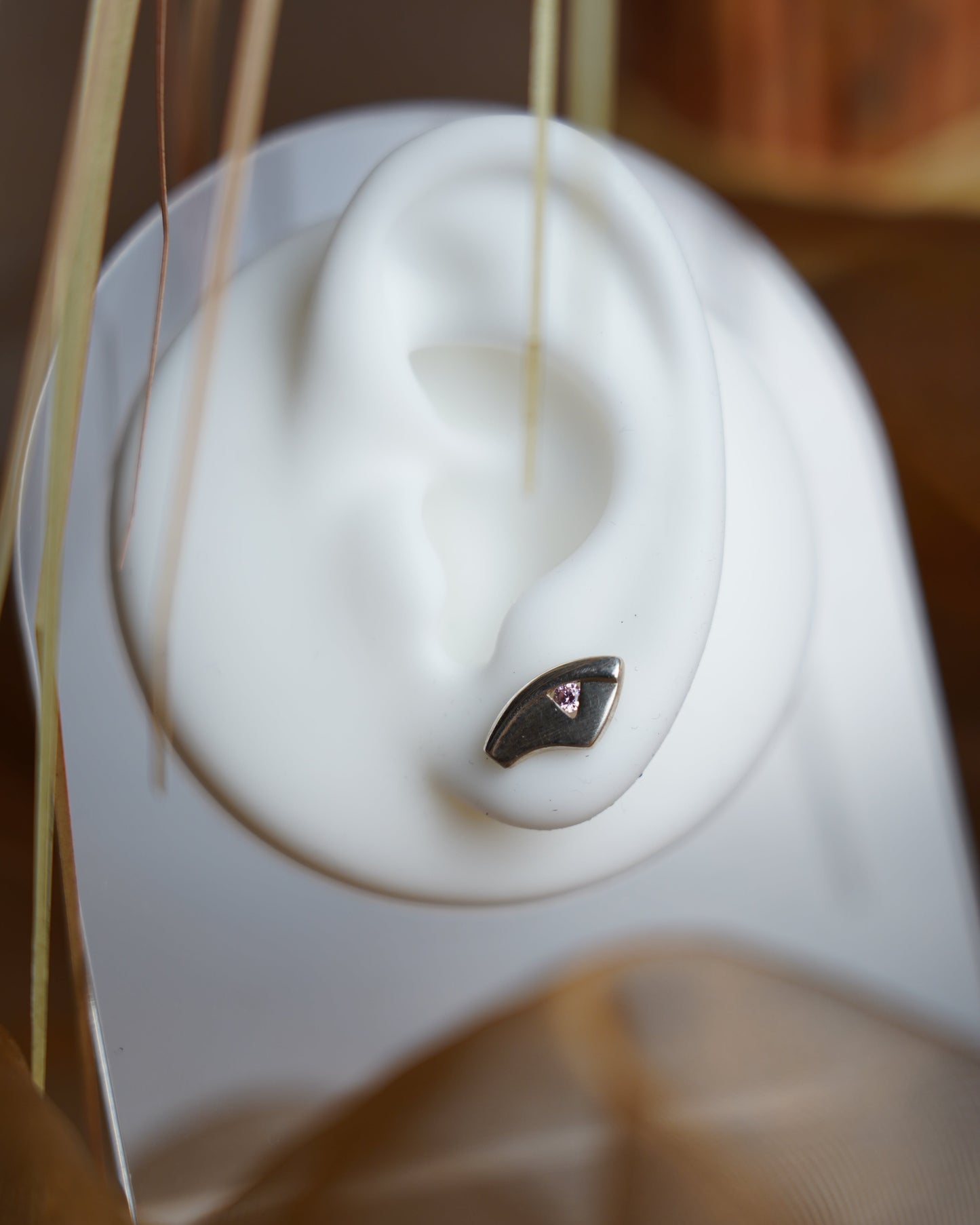 „Midnight Curve“ – Ohrstecker aus 925/- Sterlingsilber mit Zirkonia