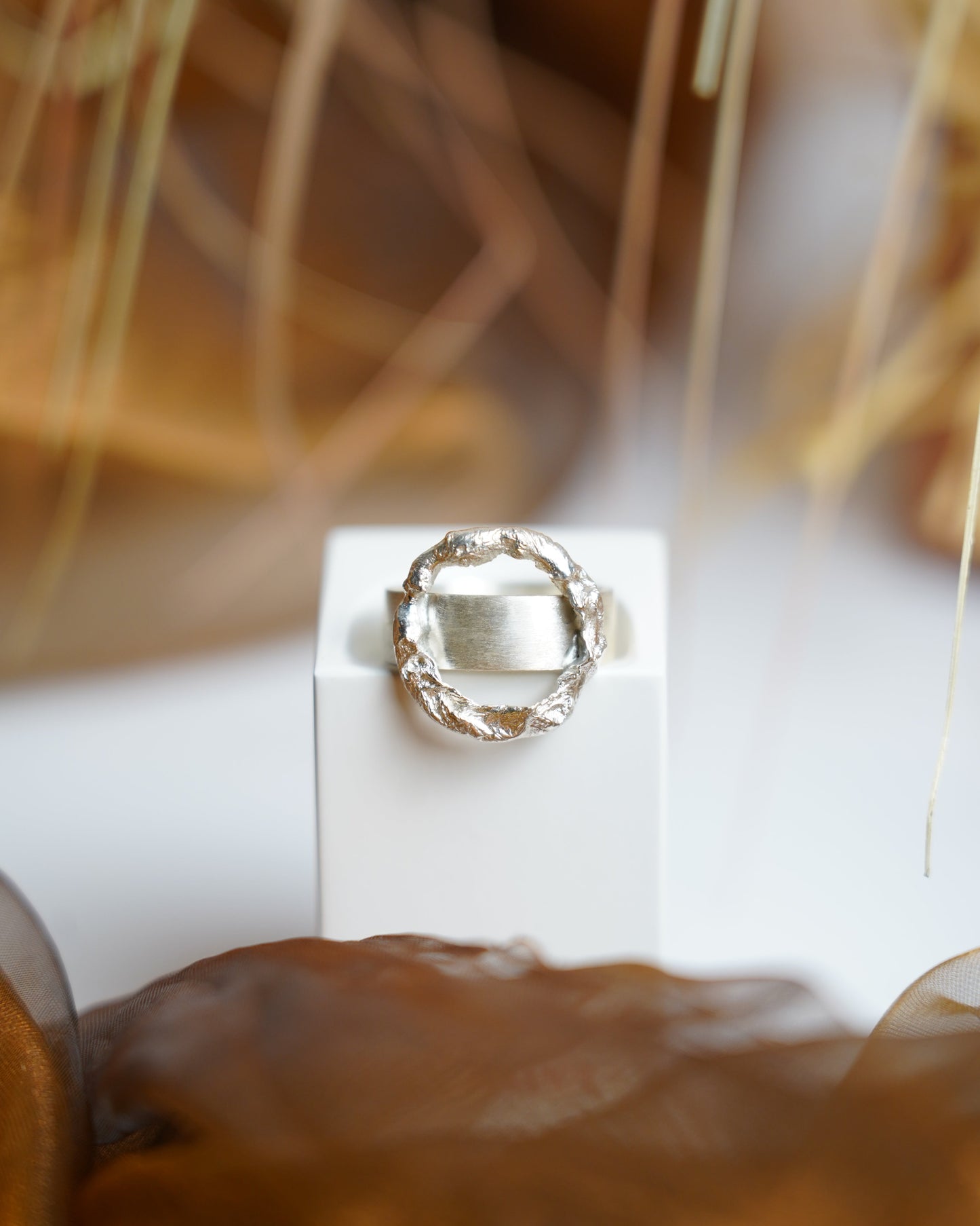 „Raw Circle“ – Ring aus 925/- Sterlingsilber