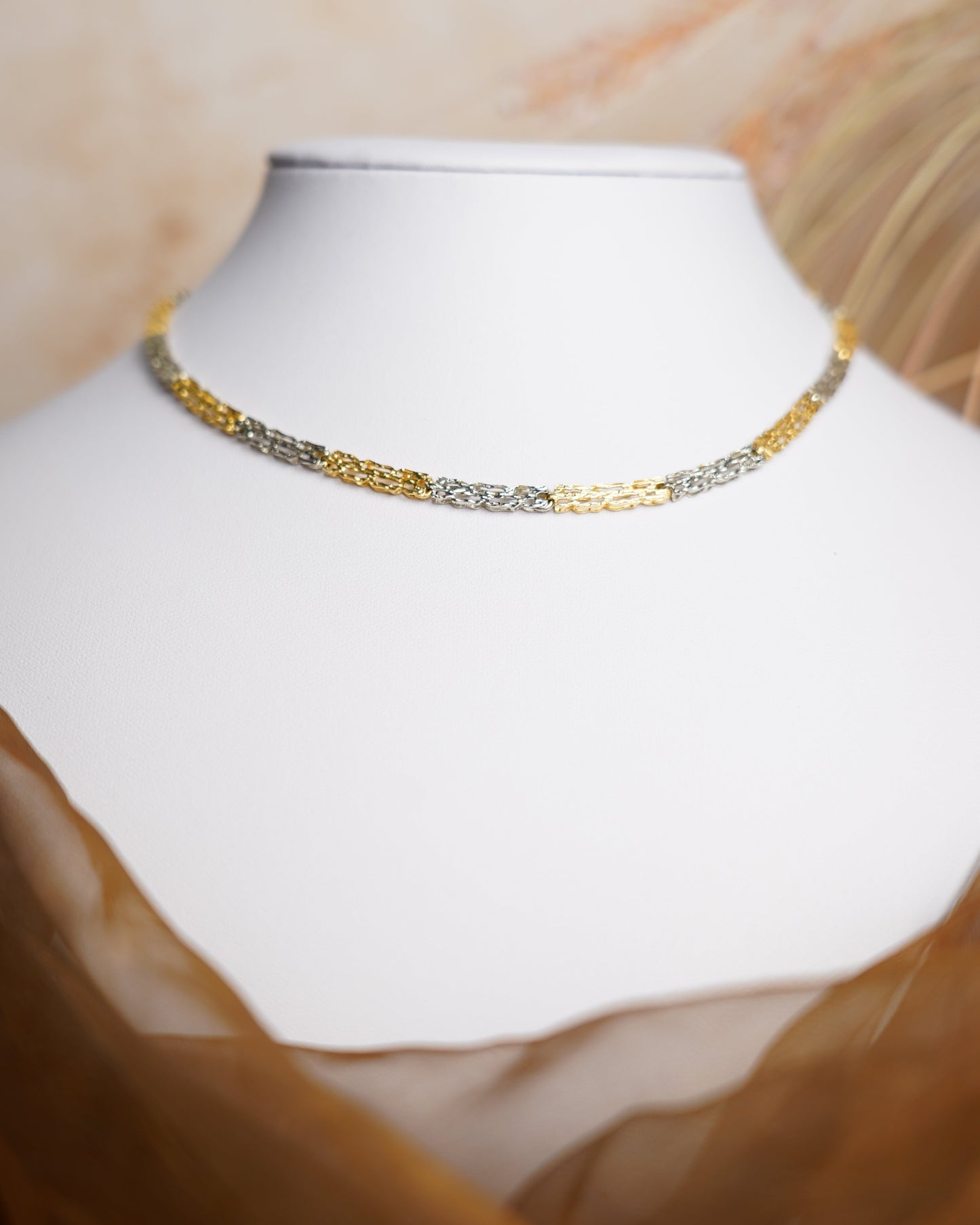 „Royal Grid“ – Kette aus 750/- Gelb- & Weißgold
