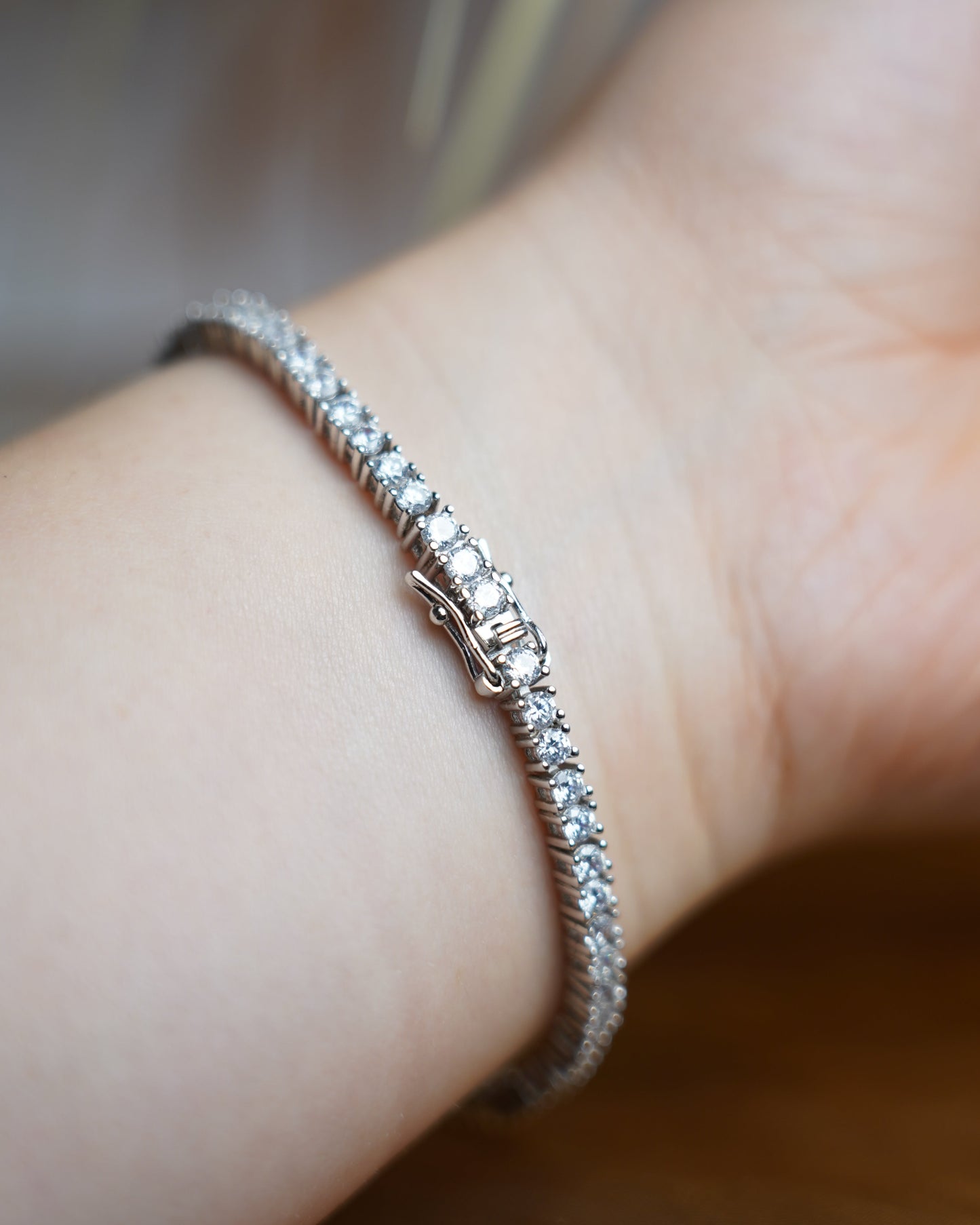 „Silver Aurora“ – Armband aus 925/- Sterlingsilber mit Zirkoniasteinen