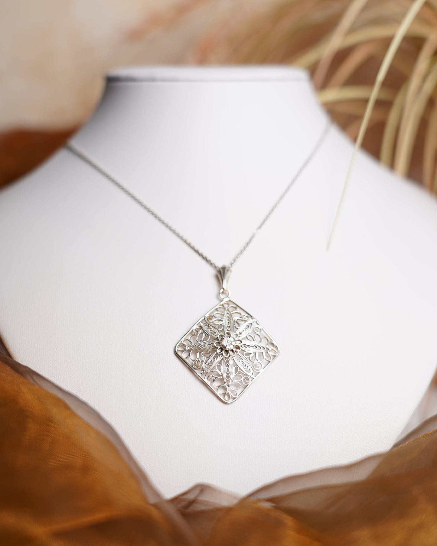 „Silver Filigree“ – Kette aus 835/- Silber