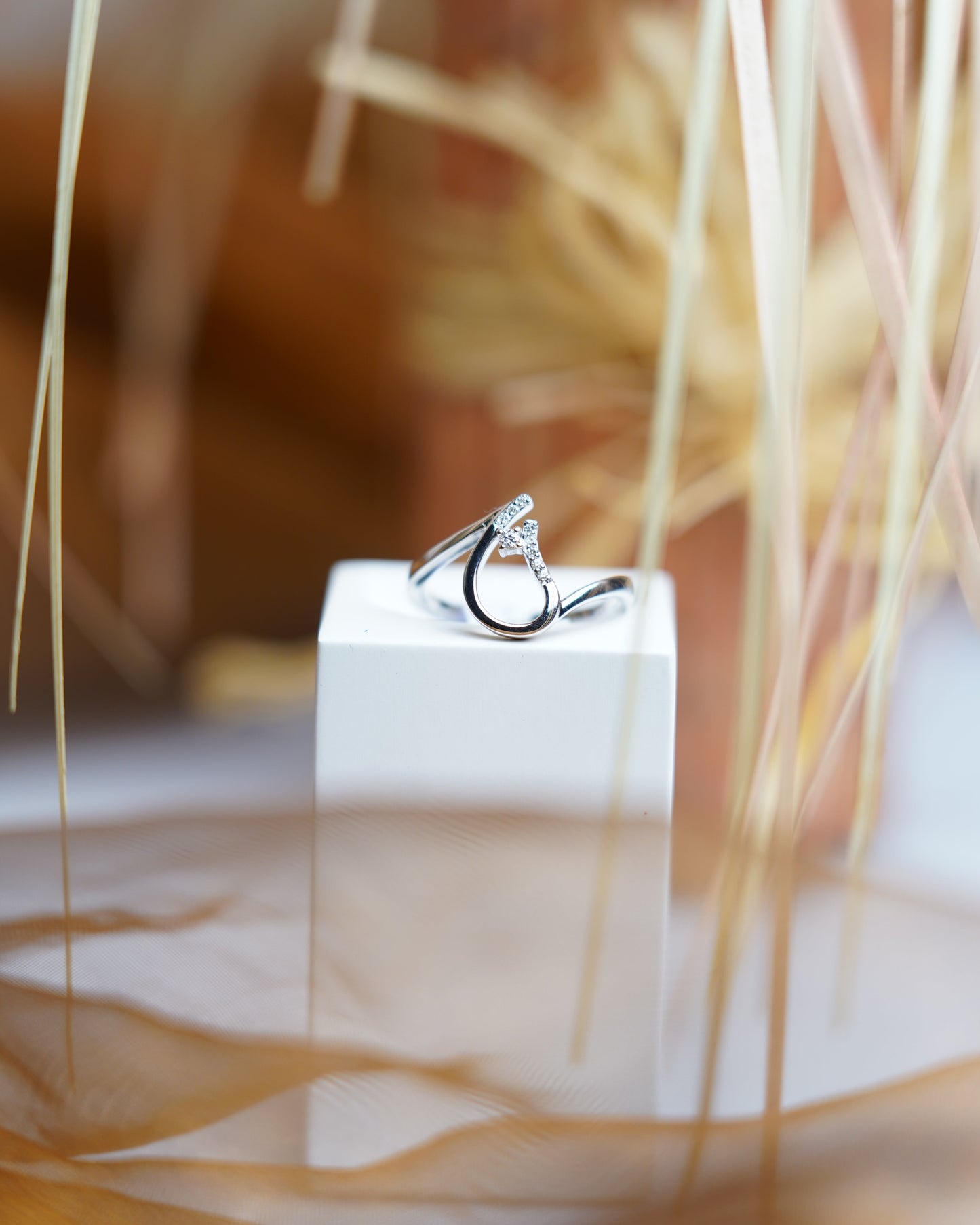 „Silver Flow“ – Ring aus 925/- Sterlingsilber mit Zirkoniasteinen