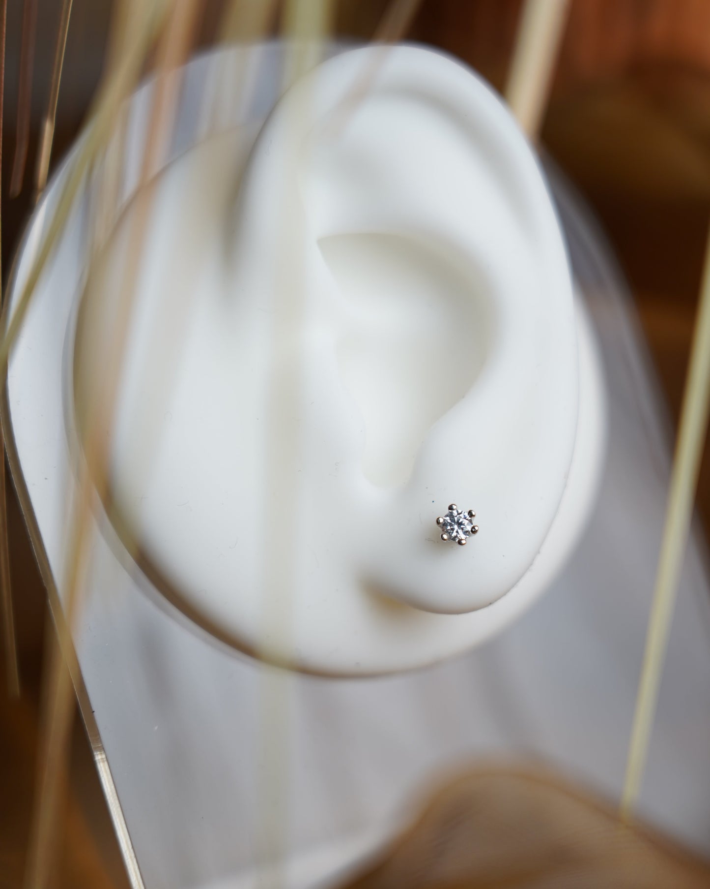 „Starlight Bloom“ – Ohrstecker aus 333/- Weißgold mit Zirkoniasteinen