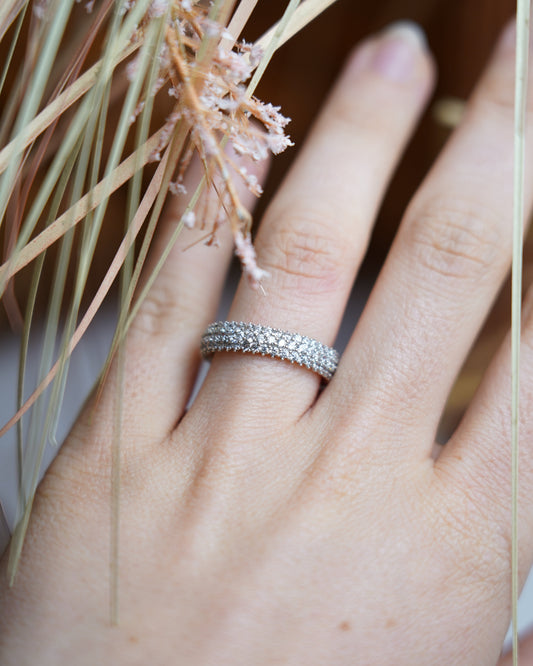 „Triple Shine“ – Ring aus 925/- Sterlingsilber mit Zirkoniasteinen