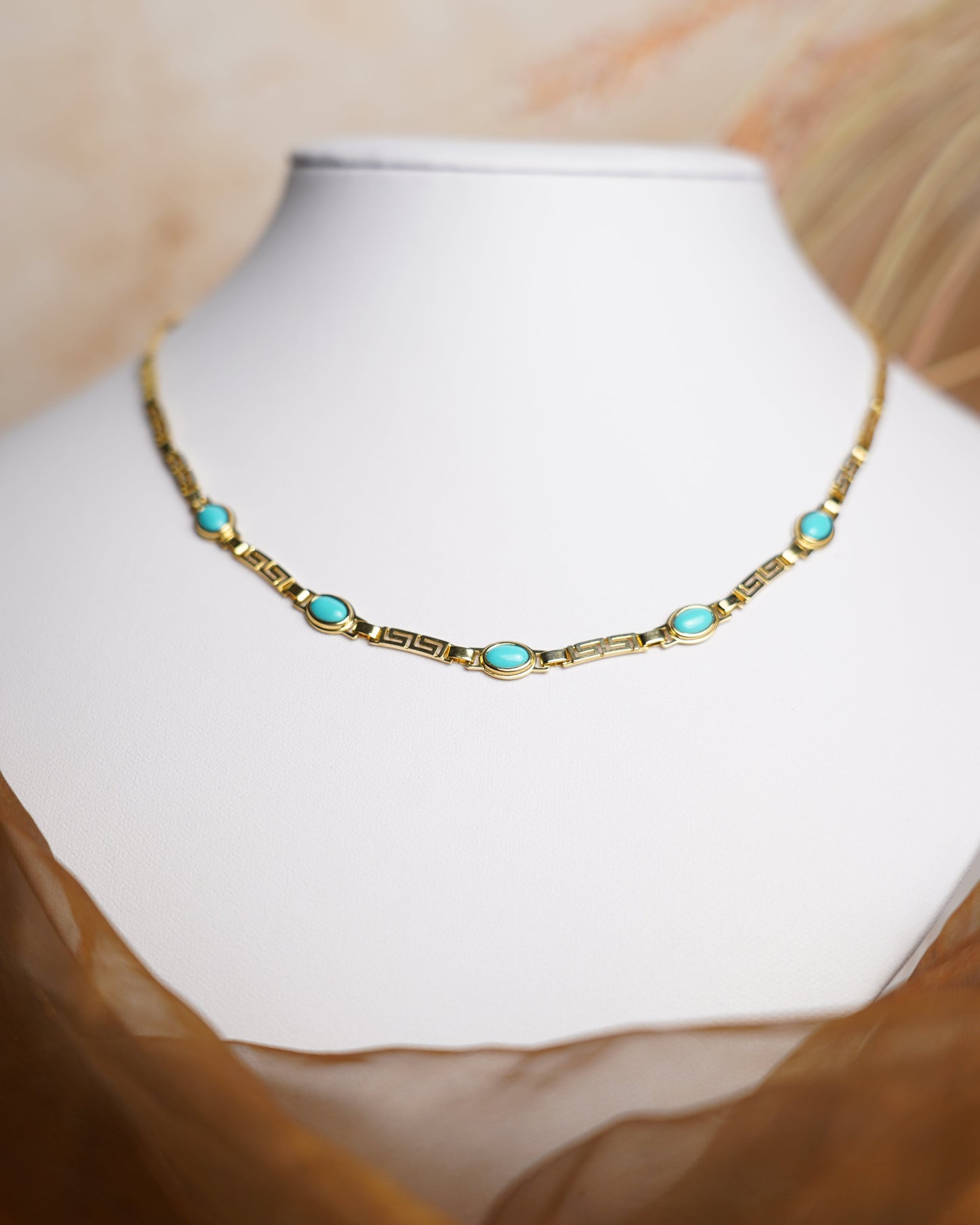 „Turquoise Rhythm“ – Kette aus 585/- Gelbgold mit Türkisen