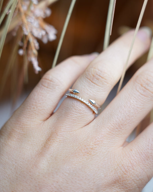 „Twice the Sparkle“ – Doppelring aus 925/- Sterlingsilber mit Zirkoniastein