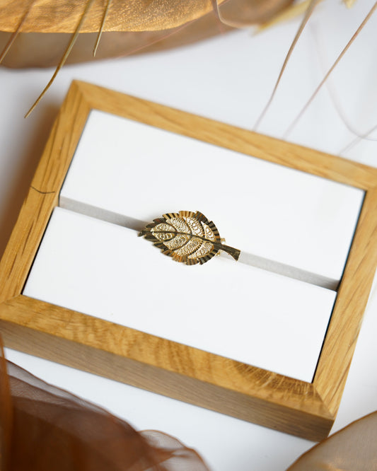 „Vintage Leaf“ – Brosche aus 333/- Gelbgold