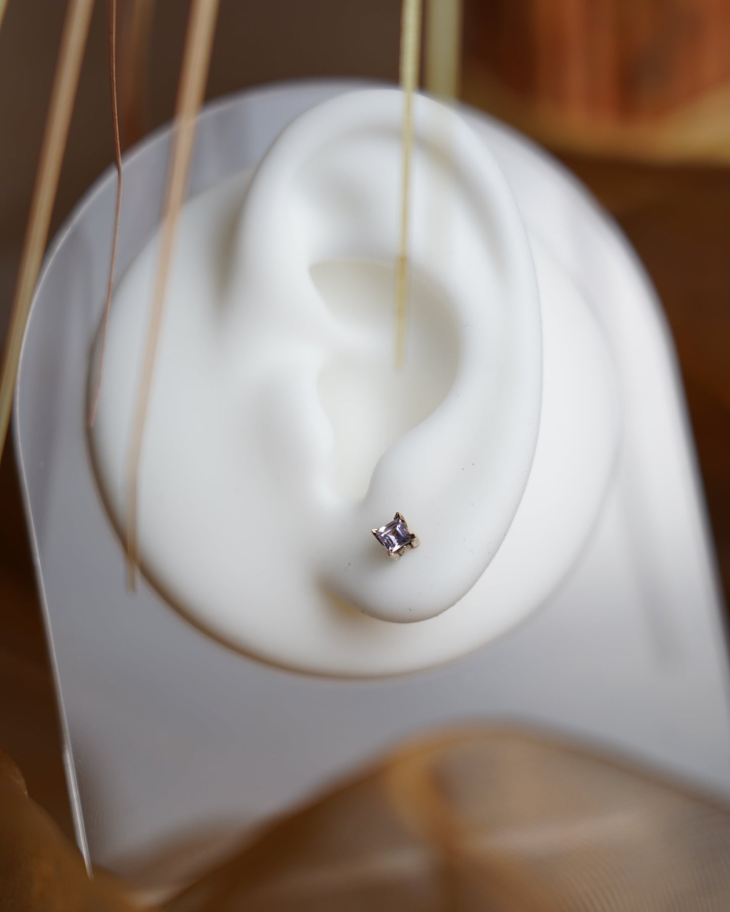 „Violet Spark“ – Ohrstecker aus 925/- Sterlingsilber mit gefärbten Zirkonia